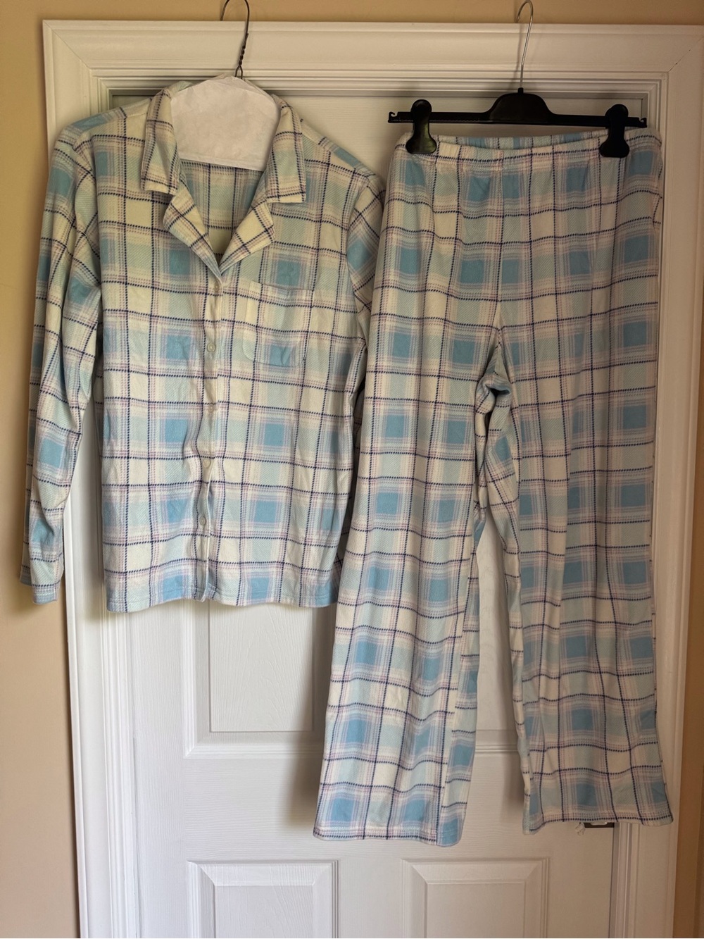 Soft Plaid Ladies Pajama Set - Light Blue & White XL